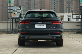   2022款奥迪Q8 45 TFSI 豪华动感型