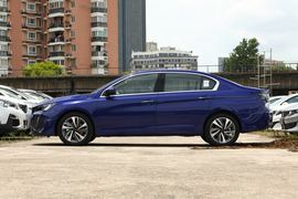   2022款标致408 1.6T顶配型