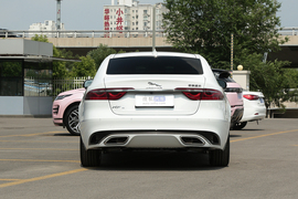   2022款捷豹XFL 2.0T P250 两驱精英运动版