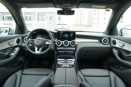   2022款奔驰GLC 260 L 4MATIC 动感型 改款