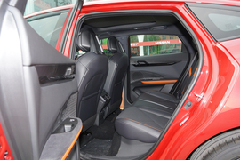   2022款长安UNI-V 1.5T 运动版
