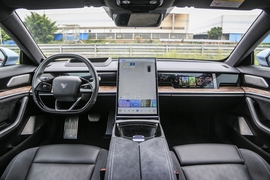   2022款哪吒S 纯电 715km 后驱大版