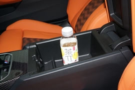   2023款宝马M4双门轿跑车 雷霆版