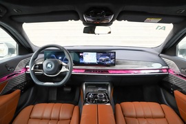 2023款宝马i7 xDrive 60L