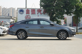   2022款名爵5 180DVVT CVT青春豪华版