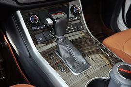   2014款哈弗H8 2.0T四驱豪华型