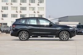   2023款宝马X3 xDrive30i 领先型 M曜夜套装