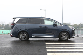   2022款腾势D9 EV 600 四驱旗舰型