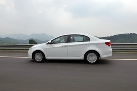   2014款荣威3501.5T 手自一体 劲尚版 外出试驾