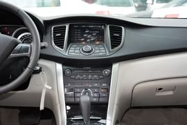  2014款奔腾B90 1.8T手自一体舒适型