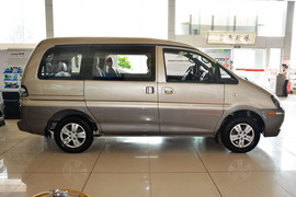   2014款东风风行菱智M3 1.6L 7座舒适型