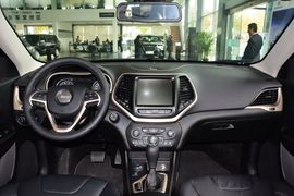   2014款Jeep自由光2.4L都市版