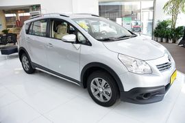   2015款丰田逸致跨界版180E CVT跨界版