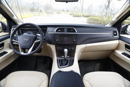   2015款华颂7 2.0T自动旗舰型试驾实拍
