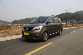   华颂7 2.0T自动旗舰型试驾实拍
