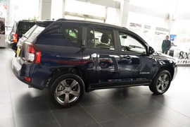   2014款Jeep指南者2.4L四驱舒适版 改款
