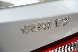 2015款长安悦翔V7 1.6L手动乐享型