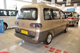  2015款东风风行菱智V3 1.5L 7座豪华型
