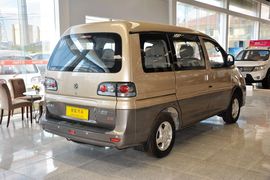   2015款东风风行菱智M3 1.6L 7座舒适型