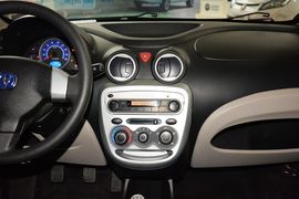   2012款长安奔奔mini 1.0L手动亲情版