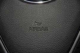   2014款起亚K3S 1.6L GL手动版
