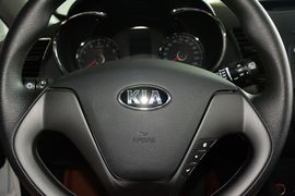   2014款起亚K3S 1.6L GL手动版