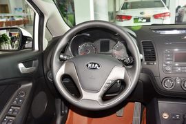   2014款起亚K3S 1.6L GL手动版
