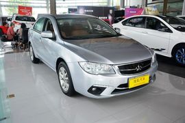   2013款三菱风迪思1.8L自动旗舰型 国V