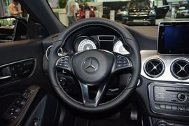   2015款奔驰CLA200