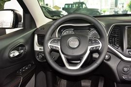   2014款Jeep自由光2.4L高性能版