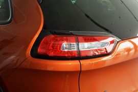   2014款Jeep自由光2.4L高性能版