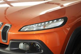   2014款Jeep自由光2.4L高性能版