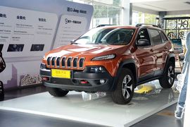   2014款Jeep自由光2.4L高性能版