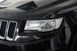   2015款Jeep大切诺基3.0L旗舰尊悦版