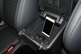   2016款路虎发现神行2.0T HSE LUXURY实拍