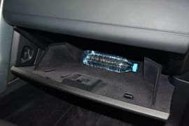   2016款路虎发现神行2.0T HSE LUXURY实拍