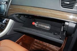   2016款哈弗H8 2.0T四驱精英型到店实拍
