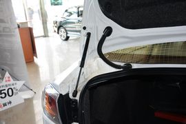   2016款三菱翼神1.8L CVT黑白复刻版