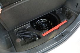 2016款海马V70 2.0L手动舒适型6座