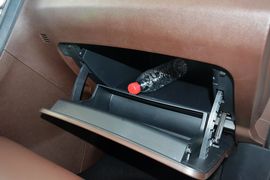 2016款海马V70 2.0L手动舒适型6座