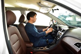 2016款海马V70 2.0L手动舒适型6座