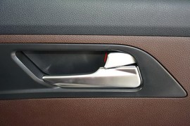 2016款海马V70 2.0L手动舒适型6座