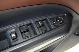 2016款海马V70 2.0L手动舒适型6座