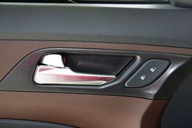 2016款海马V70 2.0L手动舒适型6座