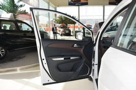 2016款海马V70 2.0L手动舒适型6座