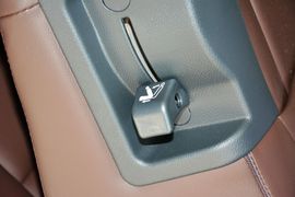 2016款海马V70 2.0L手动舒适型6座