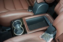 2016款海马V70 2.0L手动舒适型6座