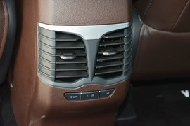 2016款海马V70 2.0L手动舒适型6座