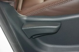 2016款海马V70 2.0L手动舒适型6座