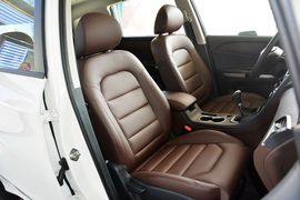 2016款海马V70 2.0L手动舒适型6座